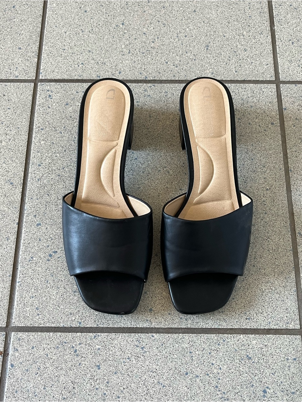 Chinese Laundry Black Mules